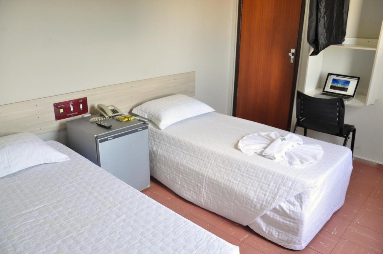 לונדרינה Hotel Cacula מראה חיצוני תמונה