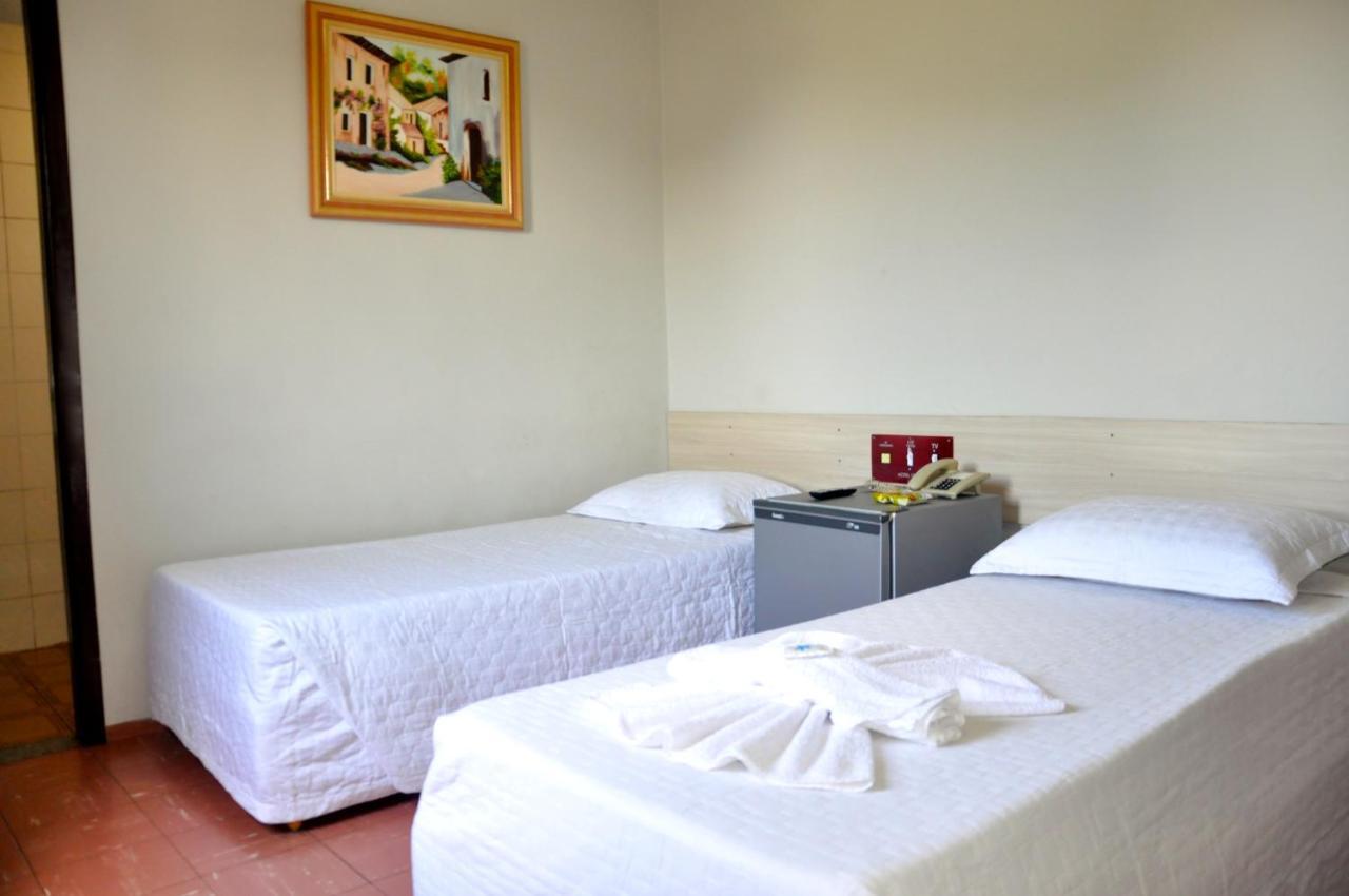 לונדרינה Hotel Cacula מראה חיצוני תמונה