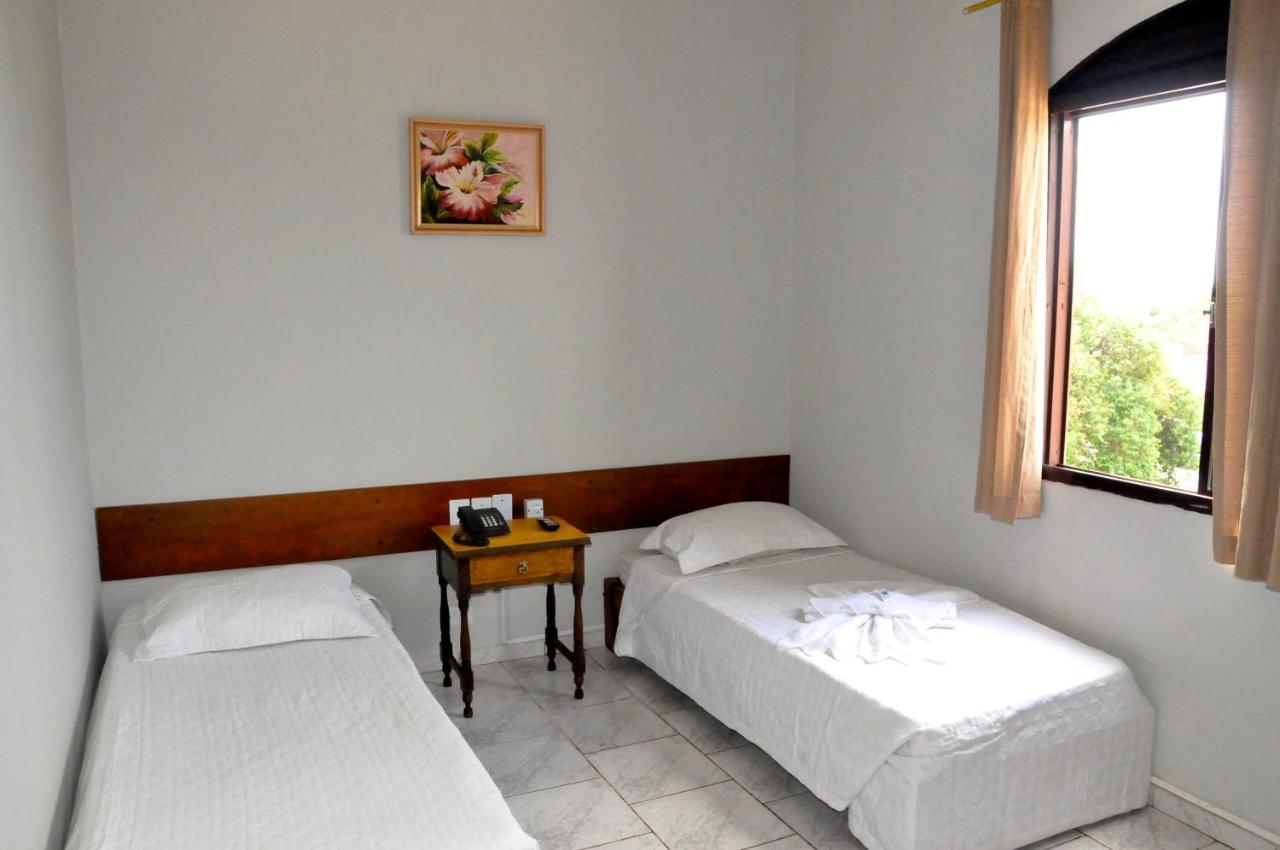לונדרינה Hotel Cacula מראה חיצוני תמונה