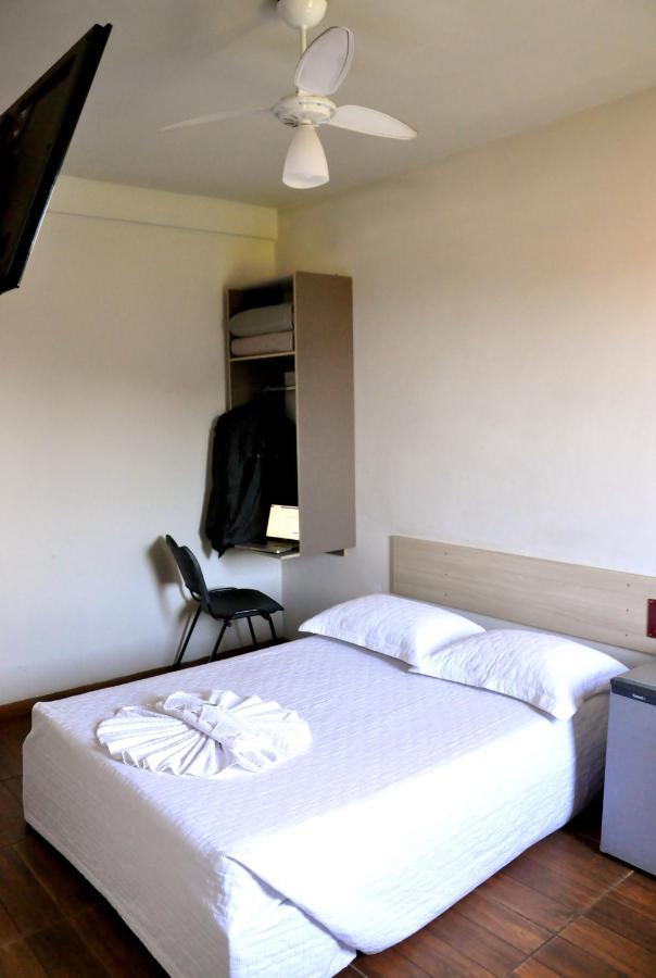 לונדרינה Hotel Cacula מראה חיצוני תמונה